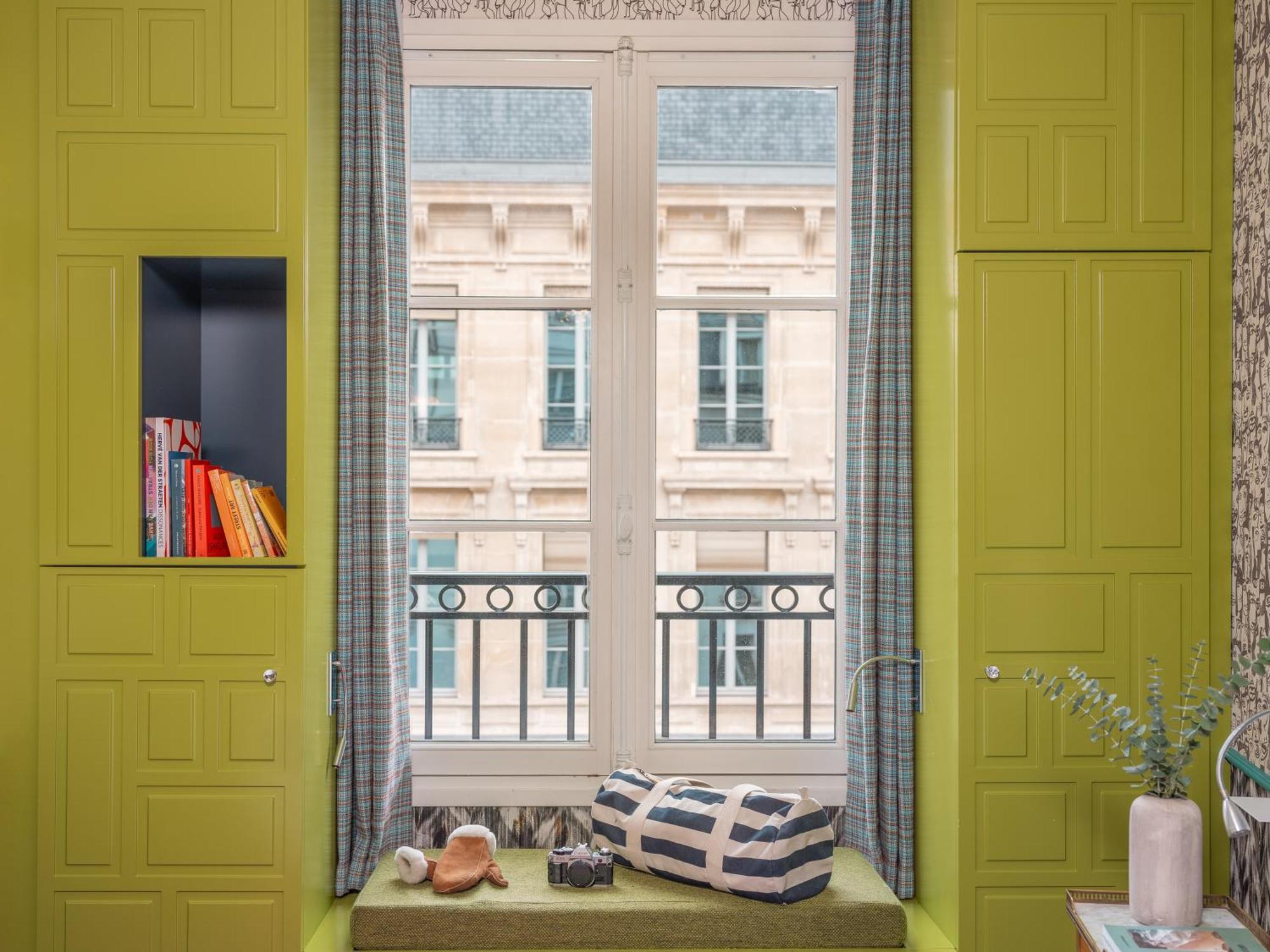 Crayon Rouge By Elegancia 4* Paris